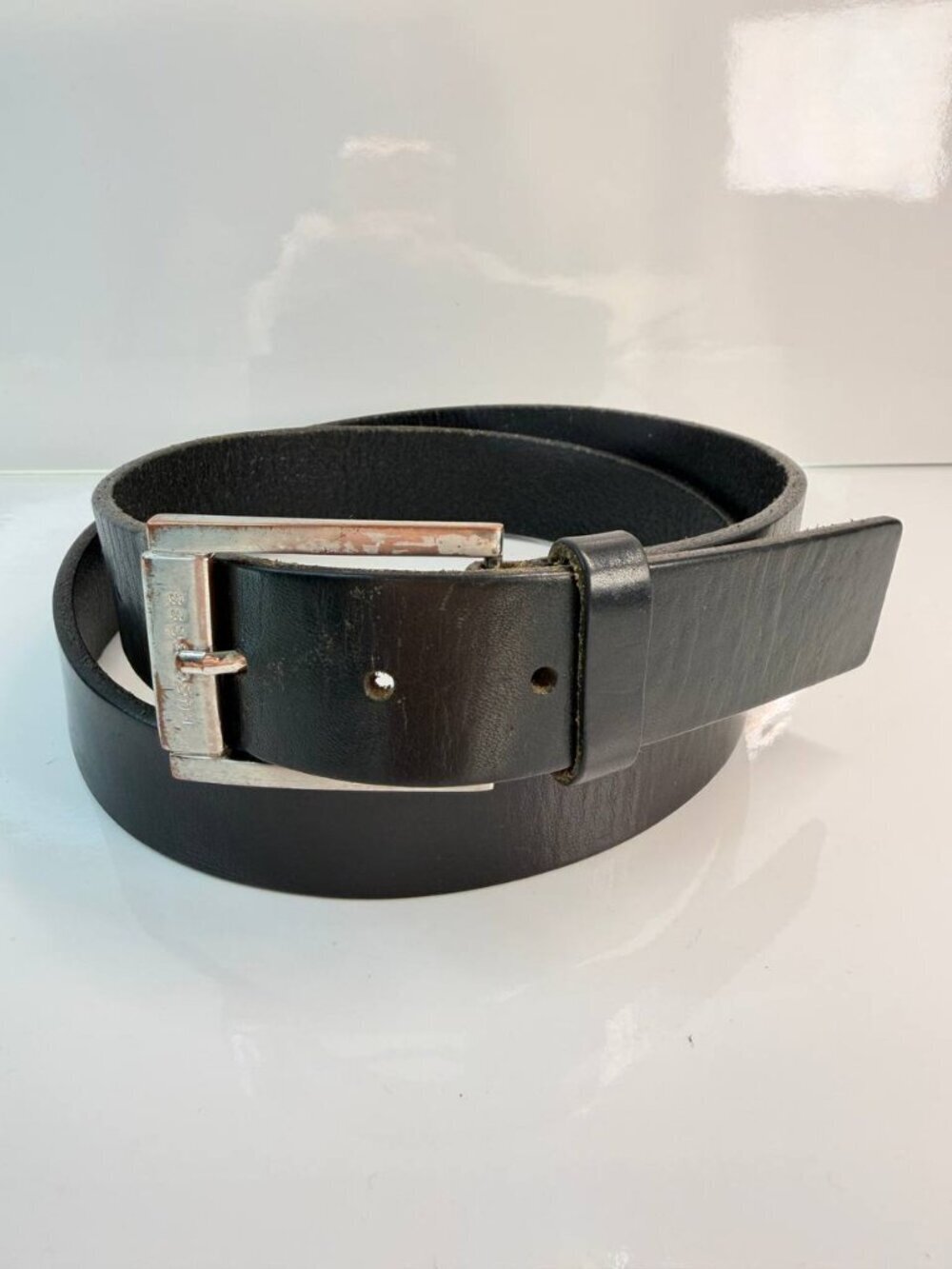 Hugo Boss Genuine Leather Belt – Size 38